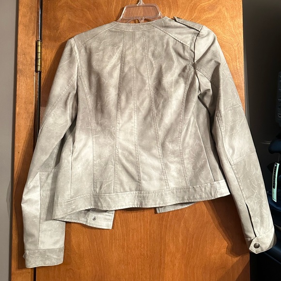 Never worn size small daytrip leather jacket - Picture 5 of 6